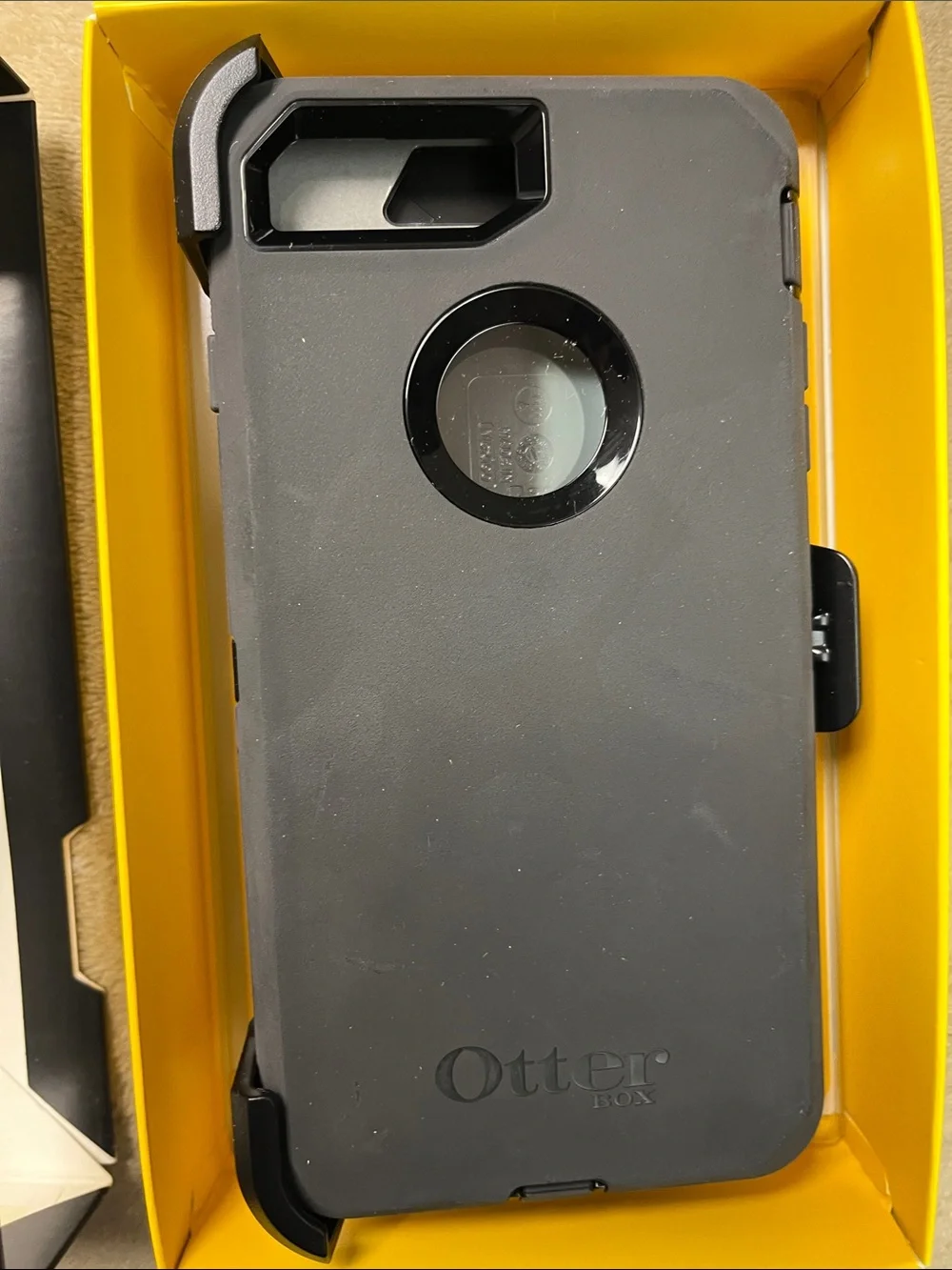 OtterBox Defender Series Black and Yellow iPhone 8 Plus / 7 Plus Case